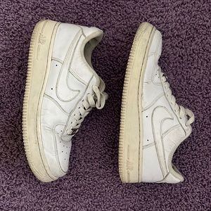 White Nike Air Force 1’s